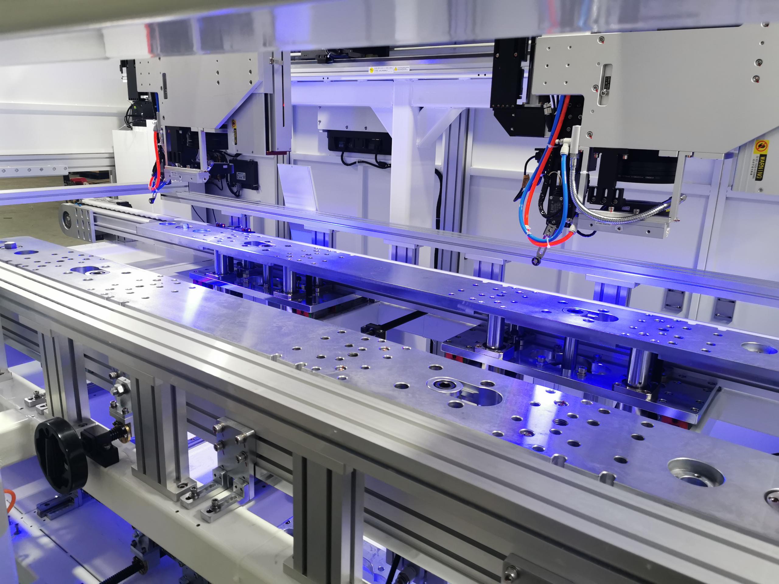 在線式雙頭CCS鎳片激光焊接機(jī) 在線式雙頭CCS鎳片激光焊接機(jī)